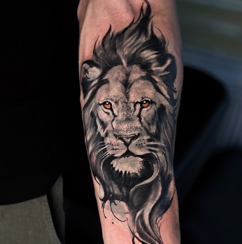 Bu galeride Mesut Ayvaz’ın Eskişehir’de gerçekleştirdiği realistik dövme, black grey ve özel tasarım tattoo çalışmalarını inceleyebilirsiniz. Her dövme kişiye özel olarak tasarlanır ve profesyonel ekipmanlarla uygulanır.
