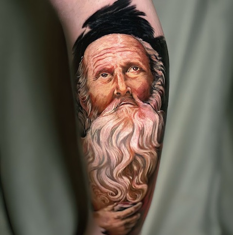 Bu galeride Mesut Ayvaz’ın Eskişehir’de gerçekleştirdiği realistik dövme, black grey ve özel tasarım tattoo çalışmalarını inceleyebilirsiniz. Her dövme kişiye özel olarak tasarlanır ve profesyonel ekipmanlarla uygulanır.
