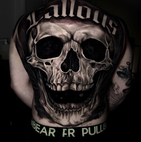 Bu galeride Mesut Ayvaz’ın Eskişehir’de gerçekleştirdiği realistik dövme, black grey ve özel tasarım tattoo çalışmalarını inceleyebilirsiniz. Her dövme kişiye özel olarak tasarlanır ve profesyonel ekipmanlarla uygulanır.
