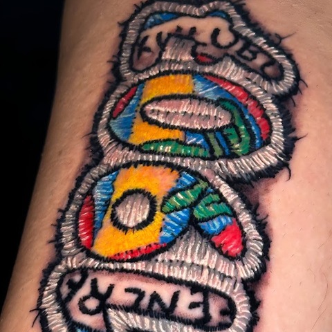 Bu galeride Mesut Ayvaz’ın Eskişehir’de gerçekleştirdiği realistik dövme, black grey ve özel tasarım tattoo çalışmalarını inceleyebilirsiniz. Her dövme kişiye özel olarak tasarlanır ve profesyonel ekipmanlarla uygulanır.
