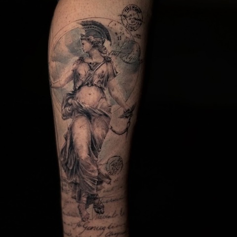 Bu galeride Mesut Ayvaz’ın Eskişehir’de gerçekleştirdiği realistik dövme, black grey ve özel tasarım tattoo çalışmalarını inceleyebilirsiniz. Her dövme kişiye özel olarak tasarlanır ve profesyonel ekipmanlarla uygulanır.
