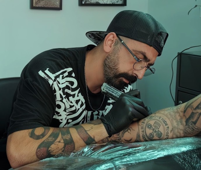 eskişehir dövme sanatçısı mesut ayvaz realistik tattoo  black grey dövme çalışması mesut ayvaz  profesyonel tattoo studio eskişehir